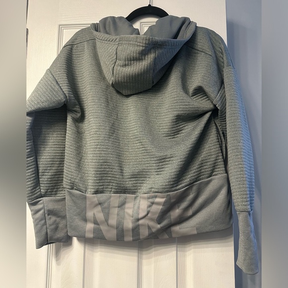 Nike dri-fit jacket - Picture 2 of 2